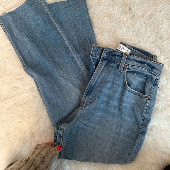 Abercrombie high rise jeans - Picture 2 of 4